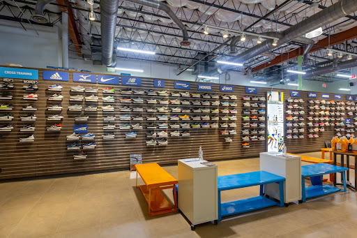 Running Store «Road Runner Sports», reviews and photos, 1120 W Broad St, Falls Church, VA 22046, USA