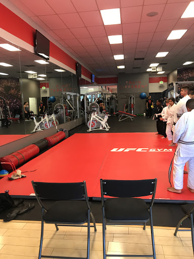 Boxing Gym «UFC Gym Lakewood», reviews and photos, 5927 South St, Lakewood, CA 90713, USA