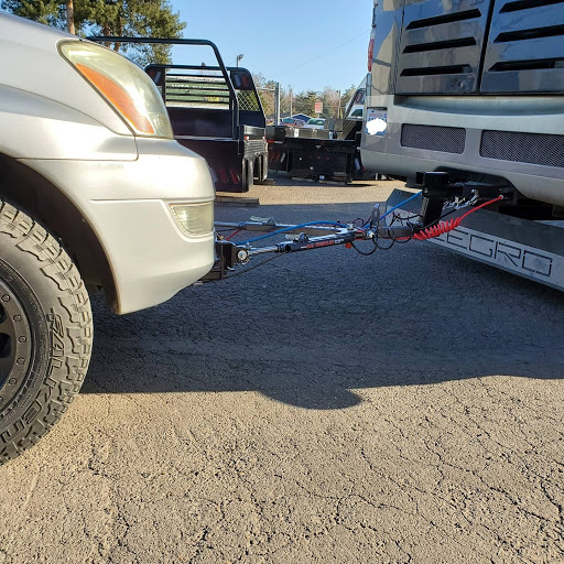 Trailer Hitch Supplier «S&R Motorz Inc», reviews and photos, 731 W Baseline St suite#1, Cornelius, OR 97113, USA