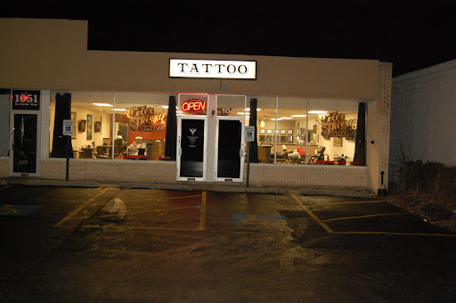 Tattoo Shop «Color Theory Tattoo», reviews and photos, 1047 E St Charles Rd, Lombard, IL 60148, USA