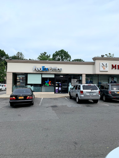 Print Shop «FedEx Office Print & Ship Center», reviews and photos, 739 Central Park Ave, Scarsdale, NY 10583, USA