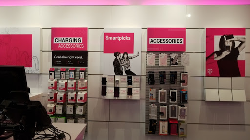 Cell Phone Store «T-Mobile», reviews and photos, 9 Centerpointe Dr, Lake Oswego, OR 97035, USA