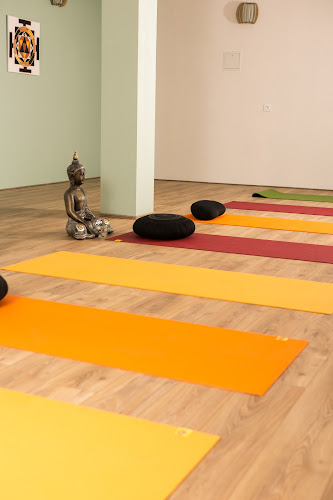 Centre de yoga Sant'& Yoga, Masseur Kinésithérapeute déconventionée, éducatrice sportive, enseignante de yoga Cornebarrieu