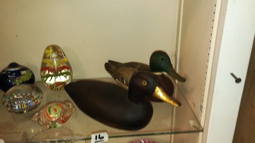 Used Furniture Store «Emmitsburg Auction», reviews and photos, 17319 N Seton Ave, Emmitsburg, MD 21727, USA