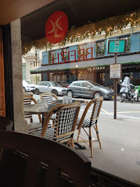 Atmosphère du Crêperie BREIZH Café Odéon | La Crêpe Autrement à Paris - n°6
