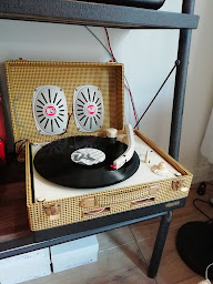 Photo n°5 de Vent du Sud - Café & Brocante à Nolay ()