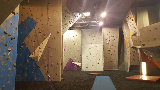 Places to learn climbing in Dallas