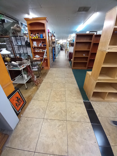 Shopping Mall «Plano Market Square Mall», reviews and photos, 1717 E Spring Creek Pkwy # 100, Plano, TX 75074, USA