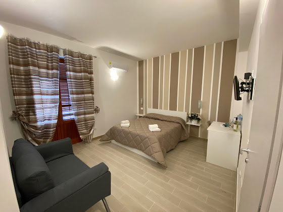 Photo Appartamento vacanze IN CENTRO ROOMS 90010 Campofelice di Roccella