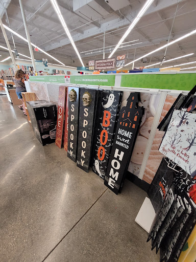 Fabric Store «Jo-Ann Fabrics and Crafts», reviews and photos, 1460 N Azusa Ave, Covina, CA 91722, USA