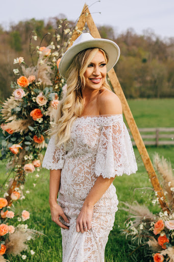 Bridal Shop «SGE Bridal Boutique», reviews and photos, 1020 N Hamilton Rd, Gahanna, OH 43230, USA