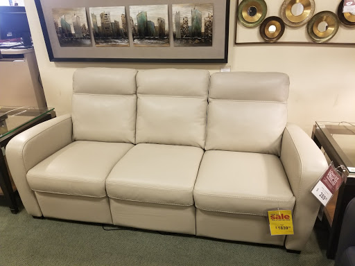 Furniture Store «Raymour & Flanigan Furniture and Mattress Store», reviews and photos, 150 Harmon Meadow Blvd, Secaucus, NJ 07094, USA