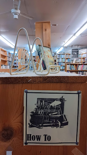 Used Book Store «Books Do Furnish a Room», reviews and photos, 1809 W Markham Ave, Durham, NC 27705, USA