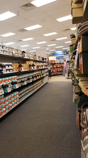 Shoe Carnival, 14115 Hall Rd, Shelby Charter Township, MI 48315, USA, 