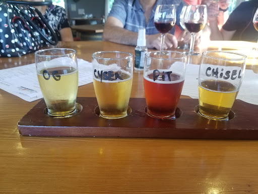 Winery «Leonard Oakes Estate Winery», reviews and photos, 10609 Ridge Rd, Medina, NY 14103, USA