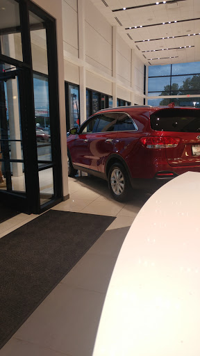 Car Dealer «Kia of Bedford», reviews and photos, 18180 Rockside Rd, Bedford, OH 44146, USA