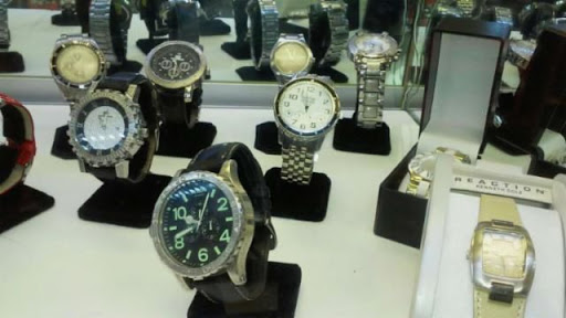 Pawn Shop «Gold Star Jewelry & Coin Co.», reviews and photos, 7048 N Clark St, Chicago, IL 60626, USA