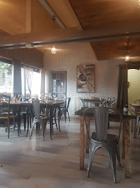 Atmosphère du Restaurant Le Pot de Vin à Villard-de-Lans - n°10