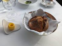 Levain panaire du Restaurant gastronomique L'Oiseau Blanc à Paris - n°9