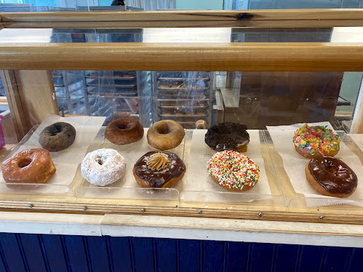Donut Shop «Flip Flops Donut Shop», reviews and photos, 129 Bogue Inlet Dr, Emerald Isle, NC 28594, USA