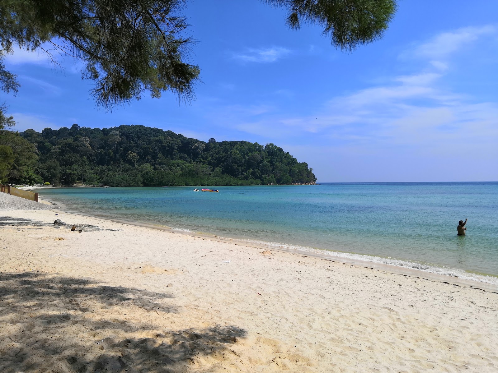 Foto van Blue Lagoon Beach met blauw water oppervlakte