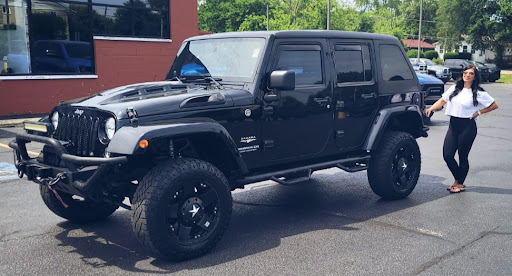 Car Dealer «Auto Villa», reviews and photos, 302 S Lake St, Grayslake, IL 60030, USA