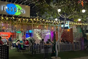 Eis And Bites Cafe image