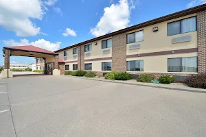 Quality Inn & Suites Grinnell near University image