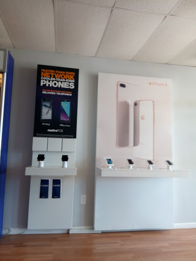 Cell Phone Store «MetroPCS Authorized Dealer», reviews and photos, 1230 Main St, Hamilton, OH 45013, USA