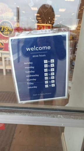 Beauty Supply Store «Bath & Body Works», reviews and photos, 3360 Fairlane Dr, Allen Park, MI 48101, USA