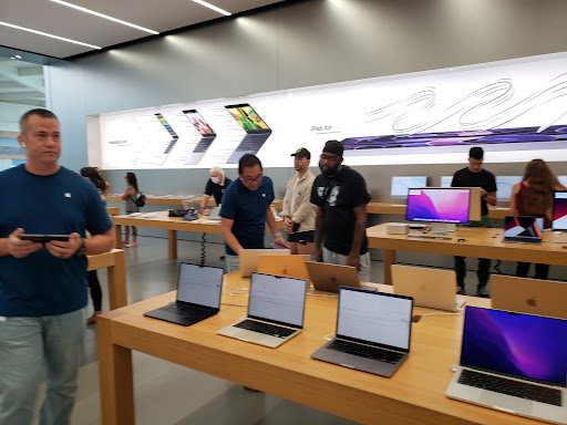 Computer Store «Apple Manhattan Village», reviews and photos, 3200 N Sepulveda Blvd, Manhattan Beach, CA 90266, USA