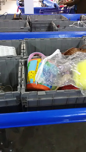 Outlet Store «Goodwill Outlet», reviews and photos