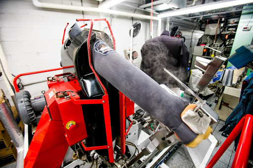 Dry Cleaner «Crest Advanced Dry Cleaners», reviews and photos, 9731 Traville Gateway Dr, Rockville, MD 20850, USA