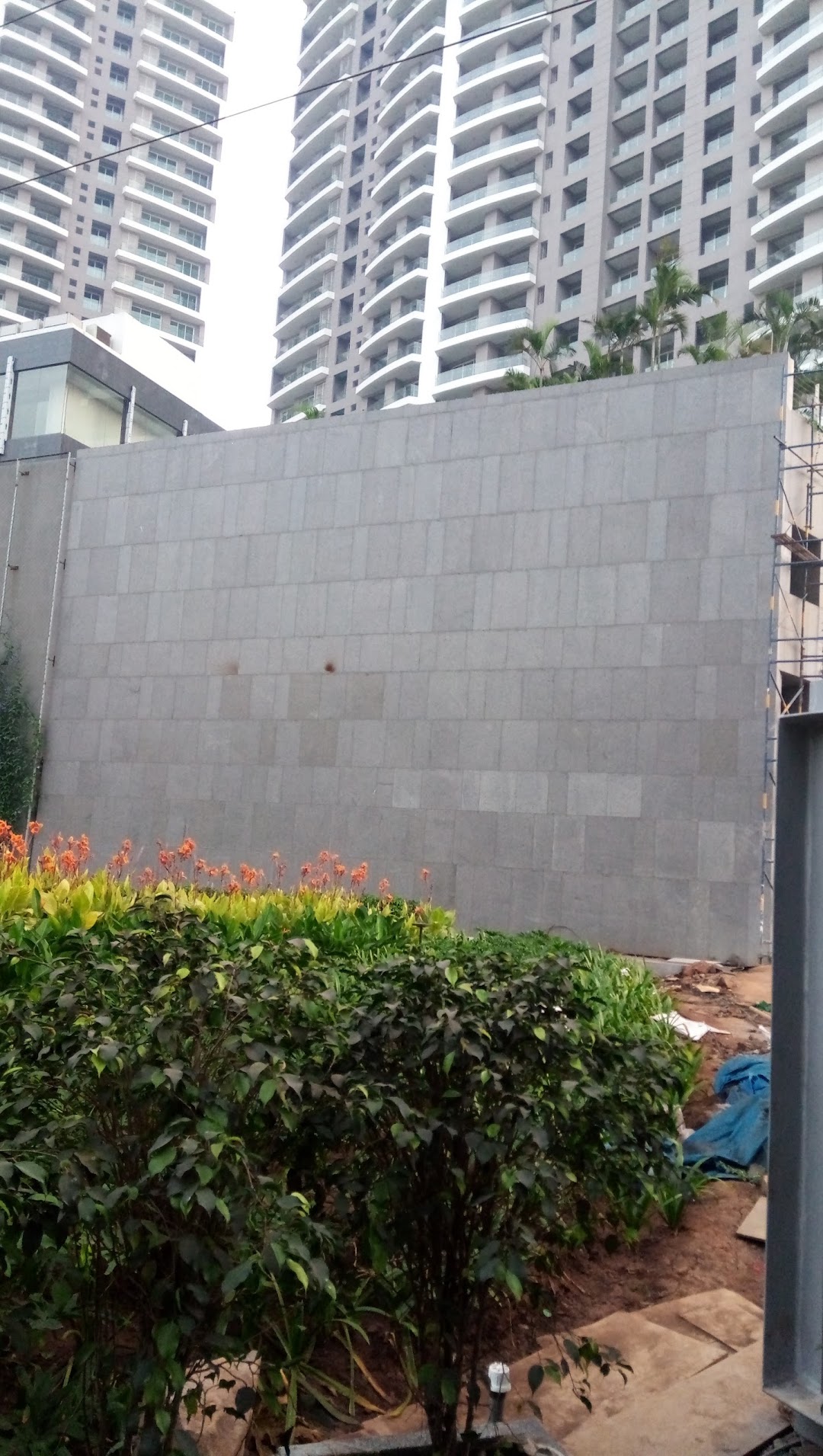 DESIGN FACADE