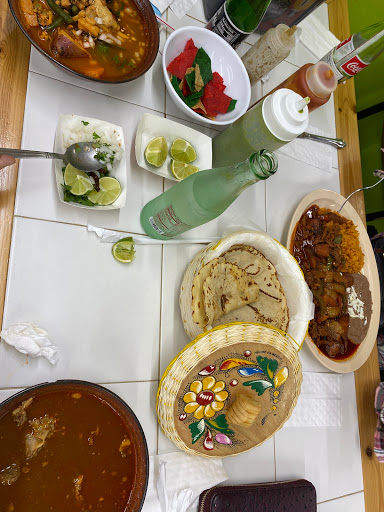 Flea Market «Fox Valley Flea Market», reviews and photos, 840 N State St, Elgin, IL 60123, USA