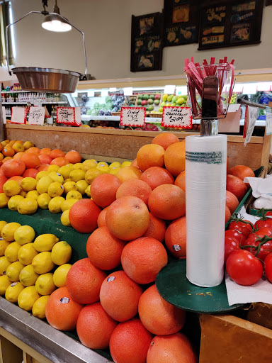 Grocery Store «Beachwood Market», reviews and photos, 2701 Belden Dr, Los Angeles, CA 90068, USA