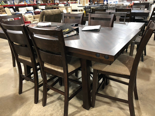 Flea Market «Springfield Flea Market & Gifts», reviews and photos, 1325 E Trafficway St, Springfield, MO 65802, USA