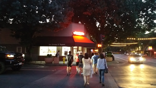 Ice Cream Shop «Cold Stone Creamery», reviews and photos, 146 Broadway St, Chico, CA 95928, USA