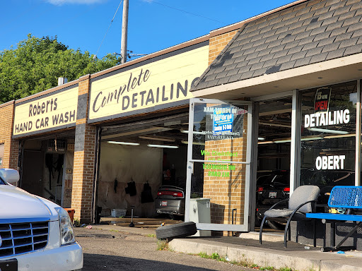 Divine Touch Hand Car Wash en Milwaukee