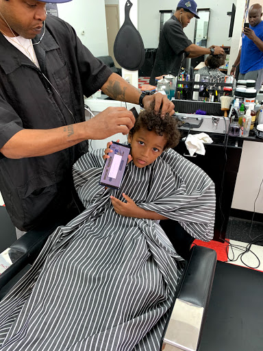 Barber Shop «Top 10 Barbershop», reviews and photos, 637 Wilson Rd, Humble, TX 77338, USA