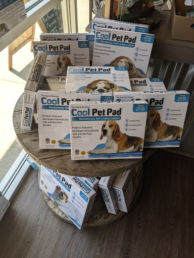 Pet Supply Store «Petapoluza Pet Supply & Grooming», reviews and photos, 114 N 36th St, Seattle, WA 98103, USA