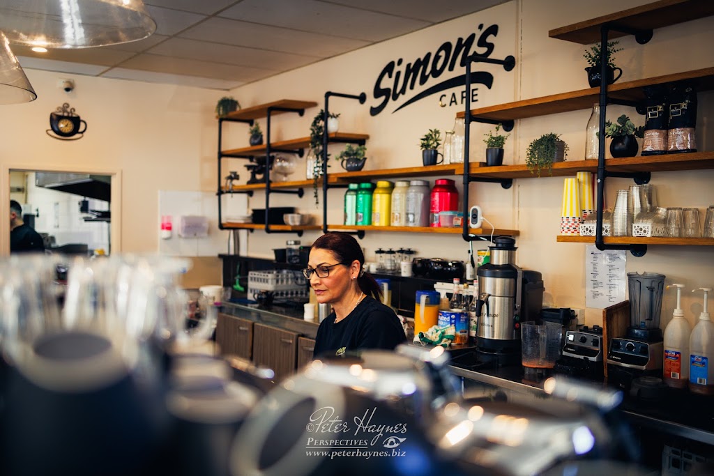 Simon's Cafe 2756