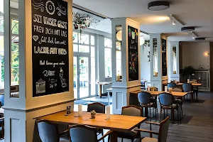 MOVEMENT Das bewegte Restaurant & Café I Functional Area I Veranstaltungshaus image