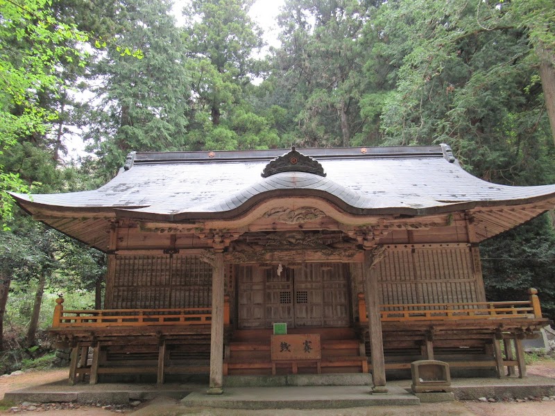 縄久利神社