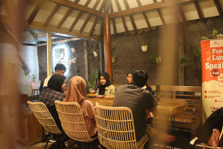 English Cafe - Kursus Bahasa Inggris di Malang