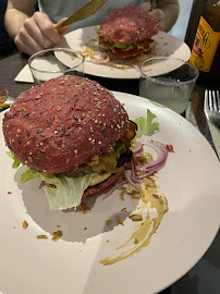 Hamburger végétarien du Restaurant végétalien Gurou à La Rochelle - n°19