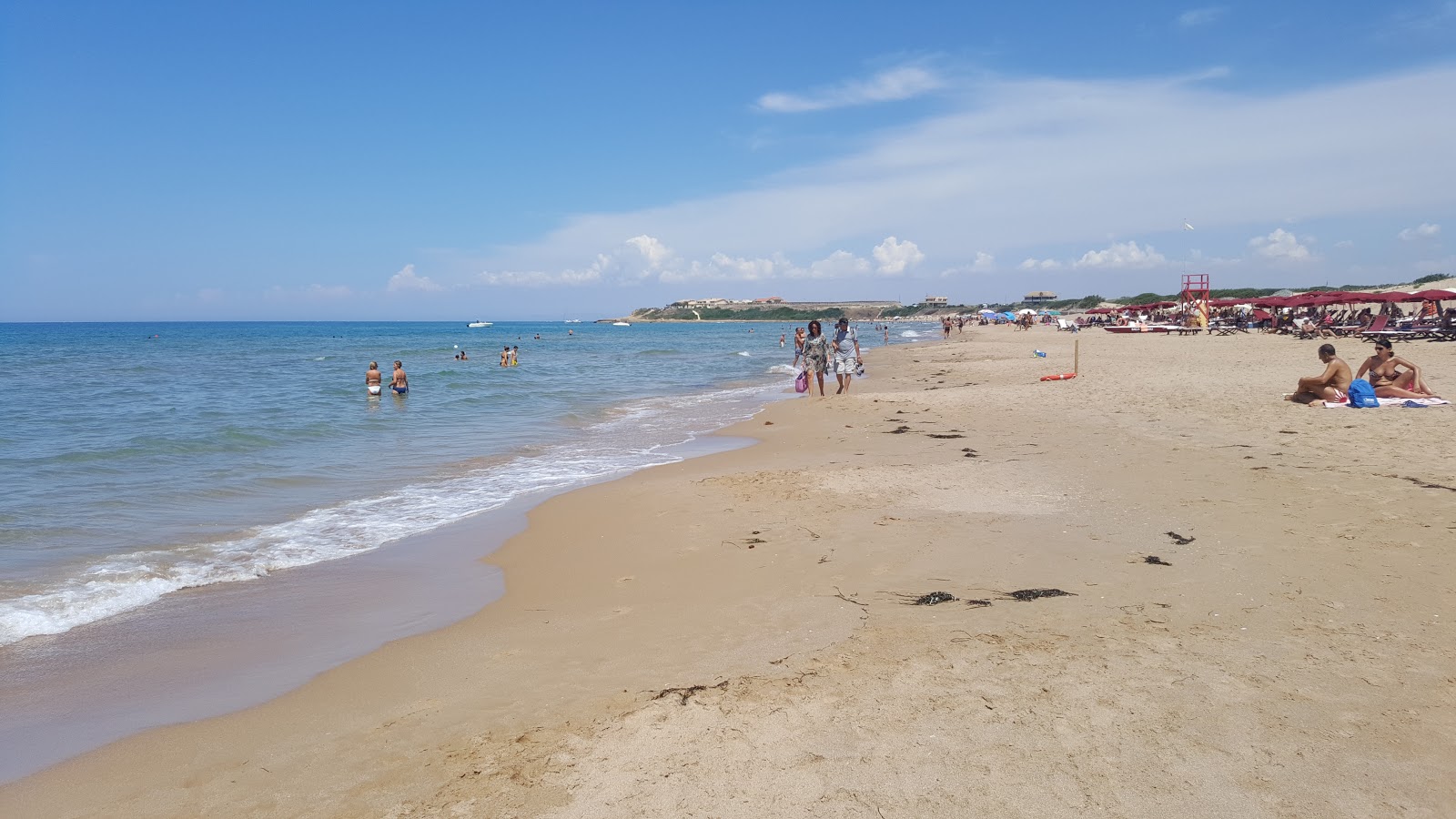 Foto di Randello beach con parzialmente pulito livello di pulizia