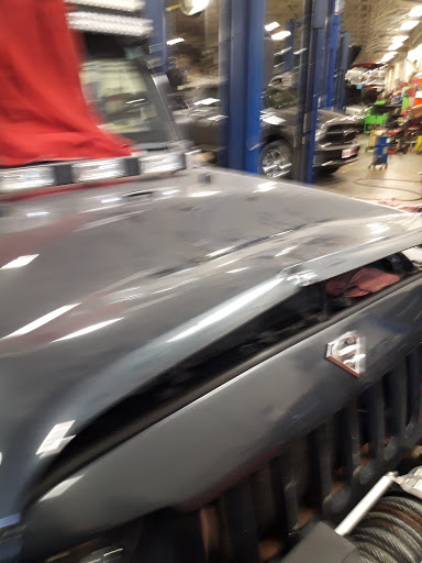 Car Dealer «Stew Hansen Dodge Ram Chrysler Jeep», reviews and photos, 12103 Hickman Rd, Des Moines, IA 50323, USA