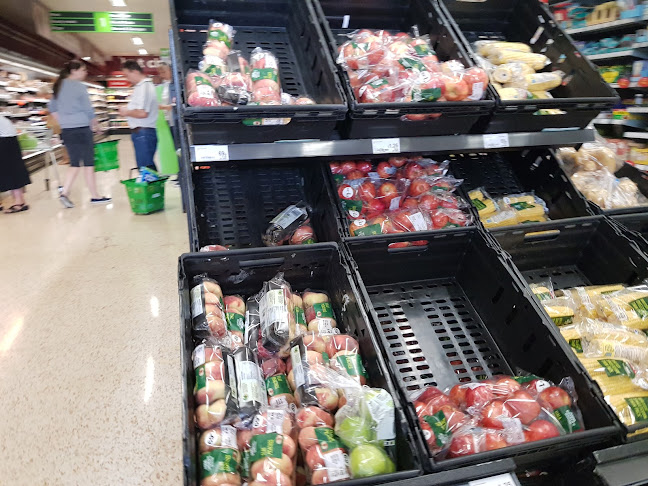 Comments and reviews of Asda Sheldon Supermarket