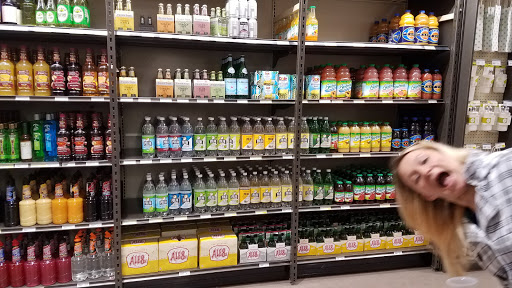 Liquor Store «Liquor Barn», reviews and photos, 2625 Scottsville Rd, Bowling Green, KY 42104, USA